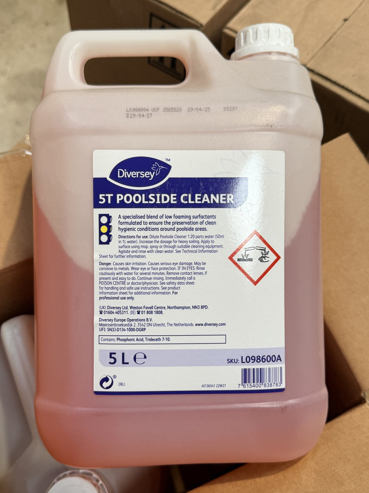Diversey 5T Poolside Cleaner – actual stock photo 2