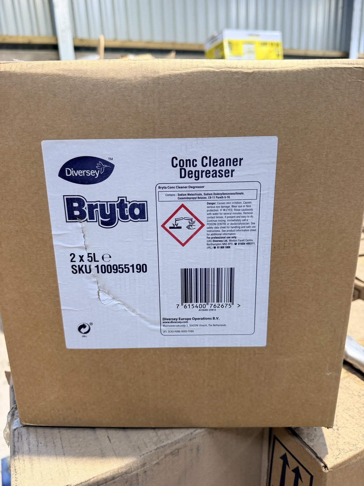 Diversey Bryta Conc Cleaner Degreaser – actual stock photo 1