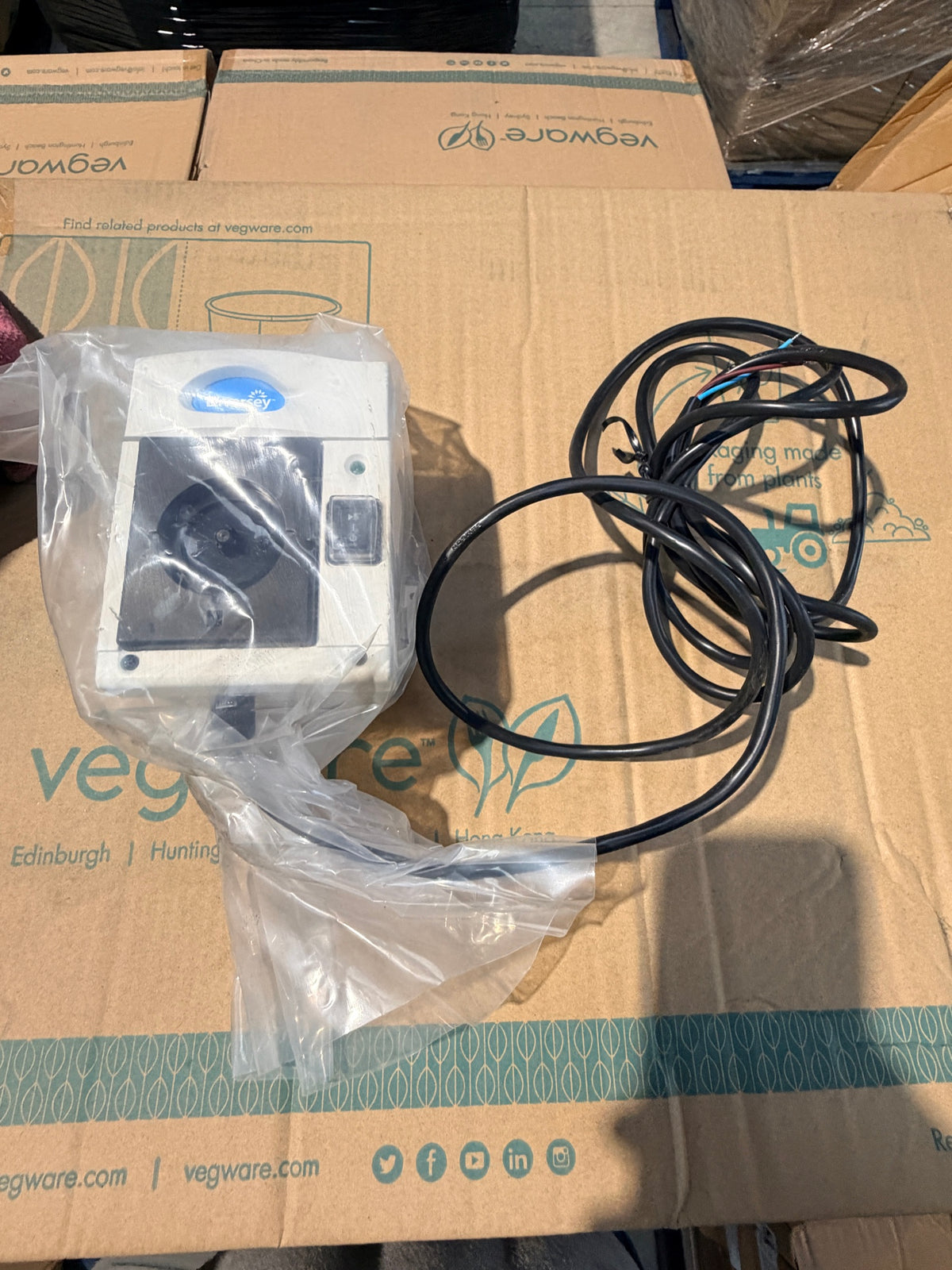 Diversey D250 peristaltic dosing pump 230V in protective bag with cable