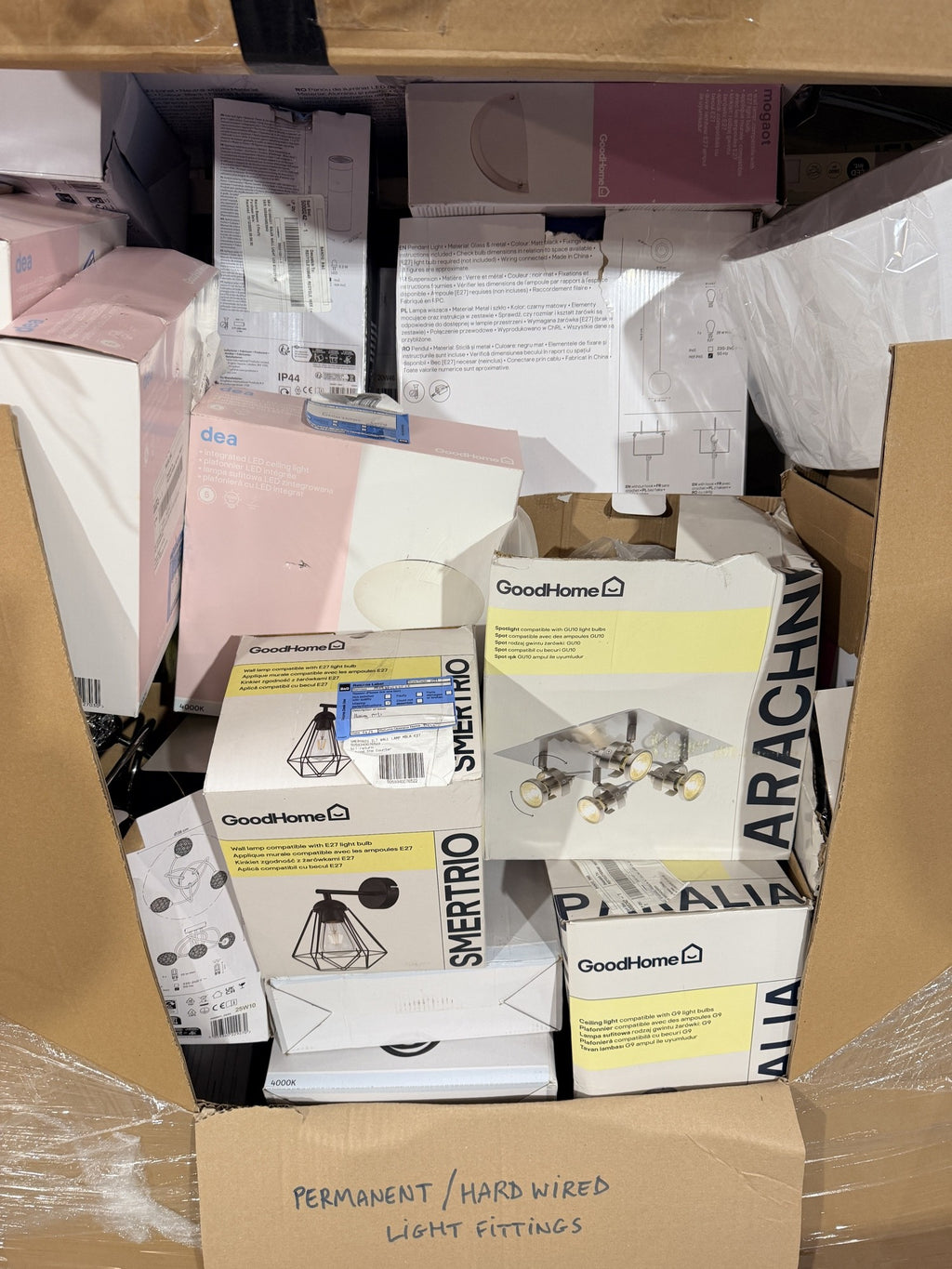 B&Q Customer Returns Pallet – Hardwired Ceiling & Wall Light Fittings – actual stock photo 3