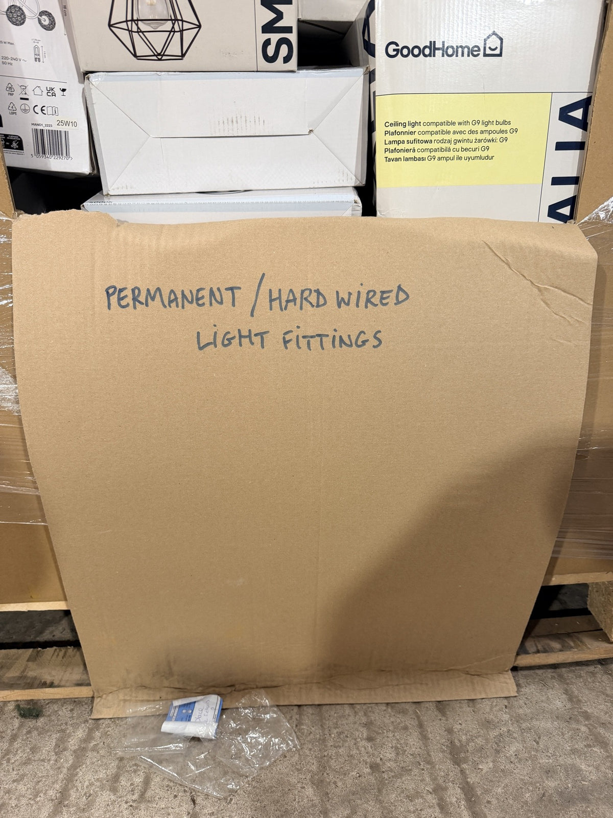 B&Q Customer Returns Pallet – Hardwired Ceiling & Wall Light Fittings – actual stock photo 6