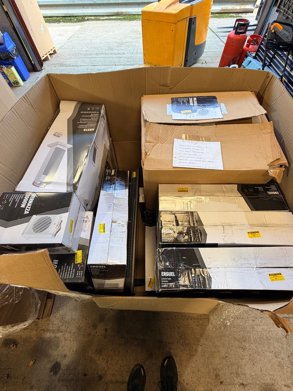 Pallet of 41 boxed heater customer returns – overview