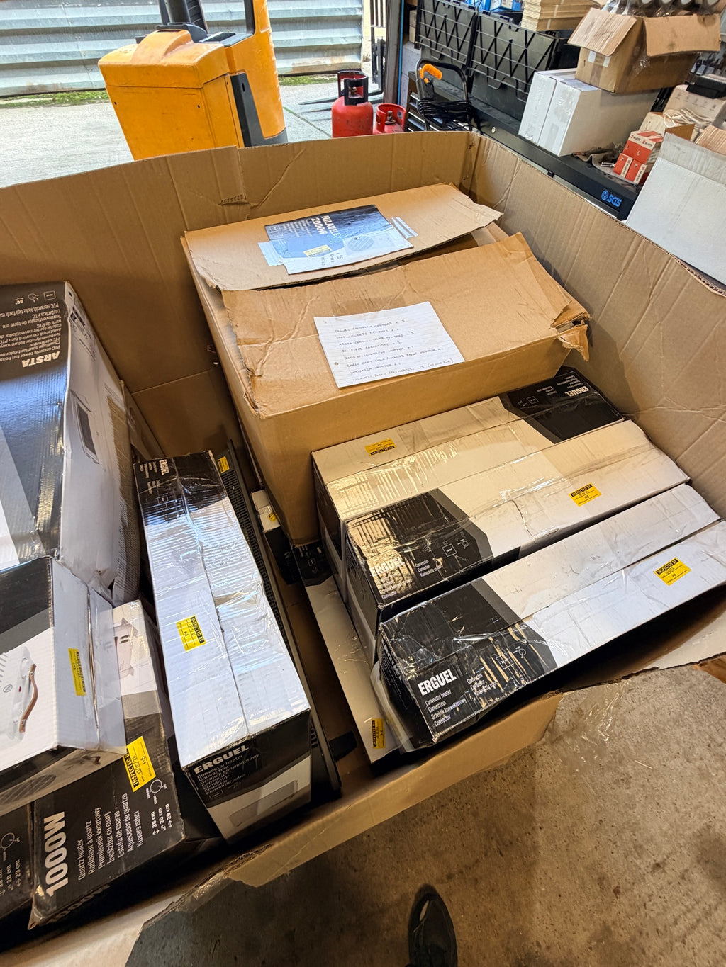 Heater returns pallet with manifest on top box
