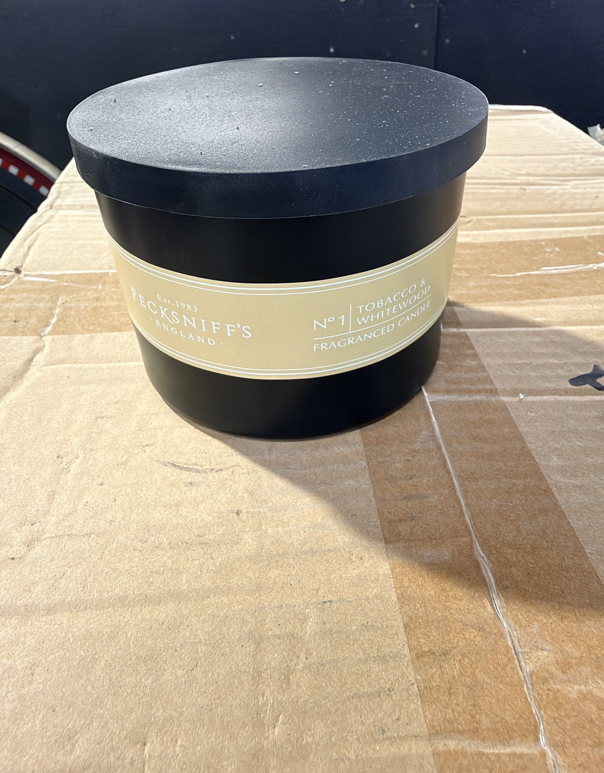 Pecksniff's No.1 Tobacco & Whitewood candle 283g – real photo of stock