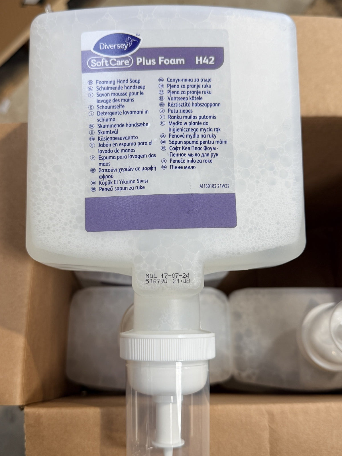 Diversey Soft Care Plus Foam H42 – actual stock photo 2