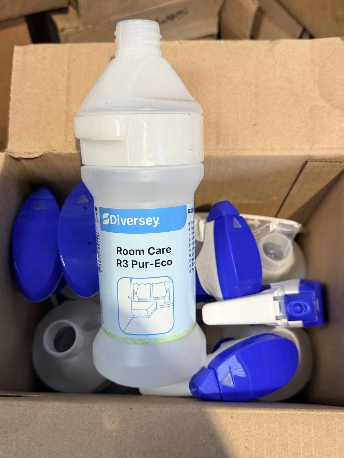 Diversey Bottle kit 300ml Room Care R3 Pur-Eco – actual stock photo 2