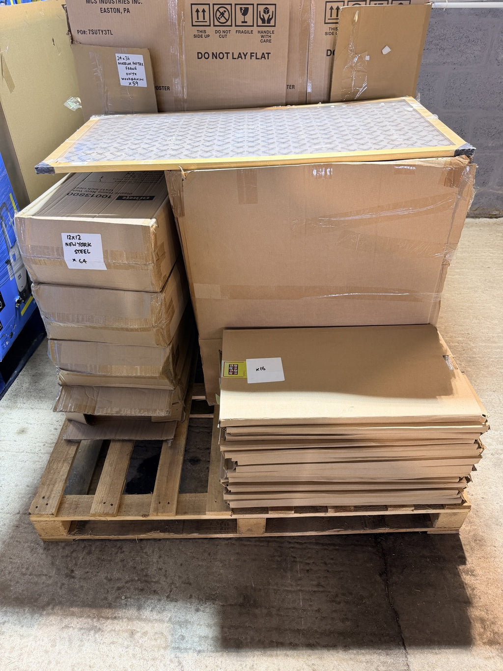 Square & Multi Photo Frames Pallet – actual stock photo 1