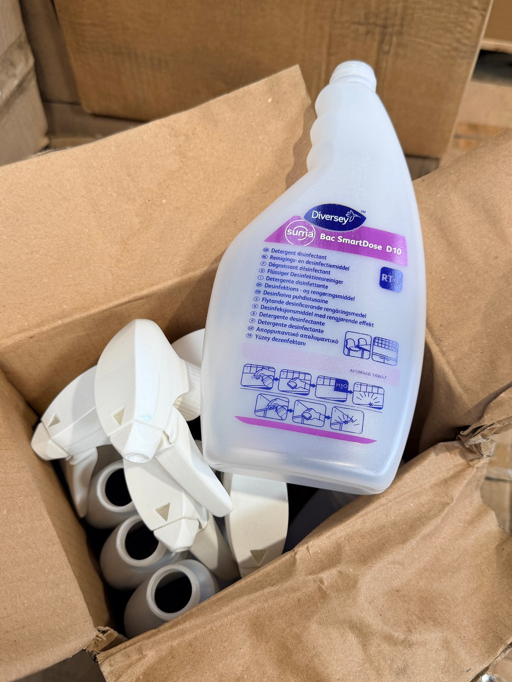 Suma Bac SmartDose D10 750ml bottles and trigger sprayers in the box – actual stock