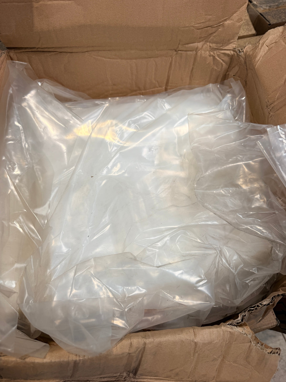 Open box showing clear 300 x 300mm vacuum pouches